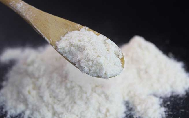 Dans quels produits sont couramment utilisés la glycérophosphoryl choline? Quels sont les effets secondaires?